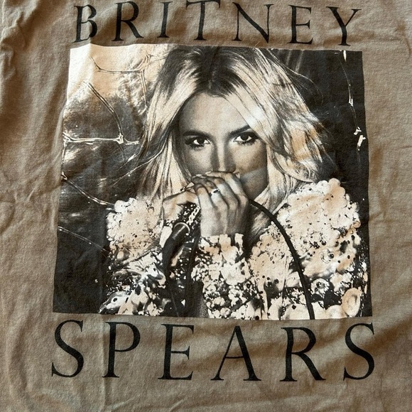 Britney Spears Tee – Light Olive Green – Great Condition! Size M - Picture 2 of 4